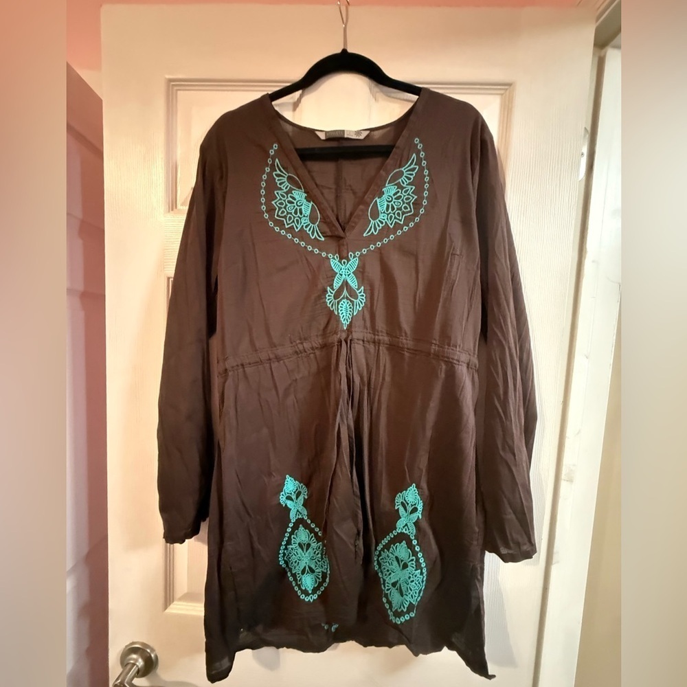 Athleta Chocolate Tunic with Aqua Detailing
